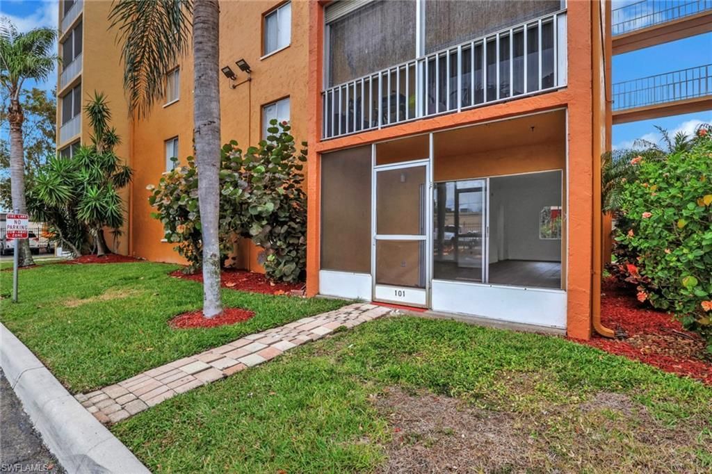 2366 E. Mall Dr, Unit Apt. 101, Fort Myers, FL 33901 Photo