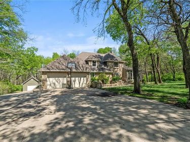 26208 S Southwood Road, Harrisonville, MO 64701