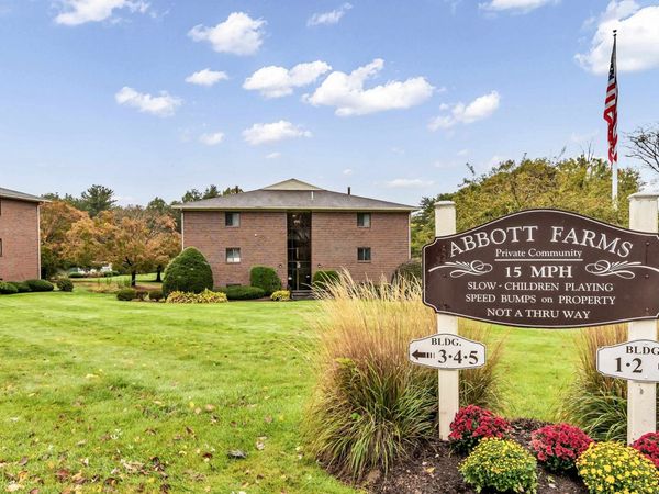 213 Abbott Farm Lane, Hudson, NH 03051