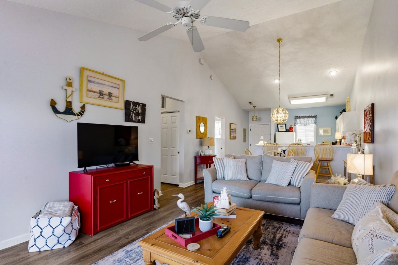 901 West Port Dr.  Photo 10