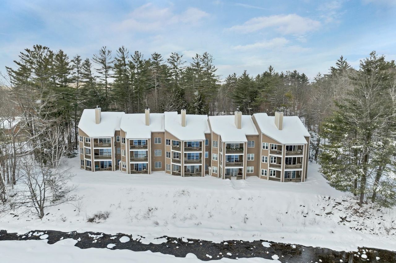 20 Crossing Drive, Unit 301, Woodstock, NH 03262 Main Photo