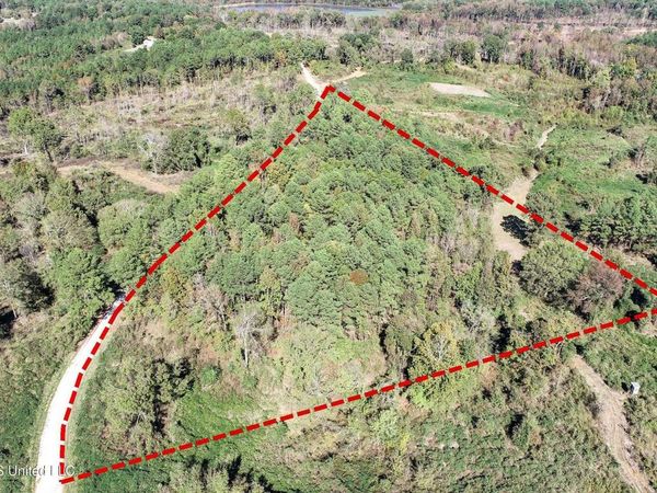 645 County Road 239, Oakland, MS 38948