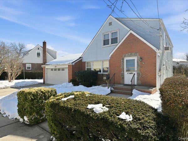 26 Terrace Avenue, Floral Park, NY 11001