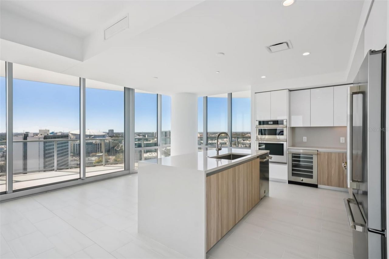 400 Central Avenue, Unit 1601, Saint Petersburg, FL 33701 Photo