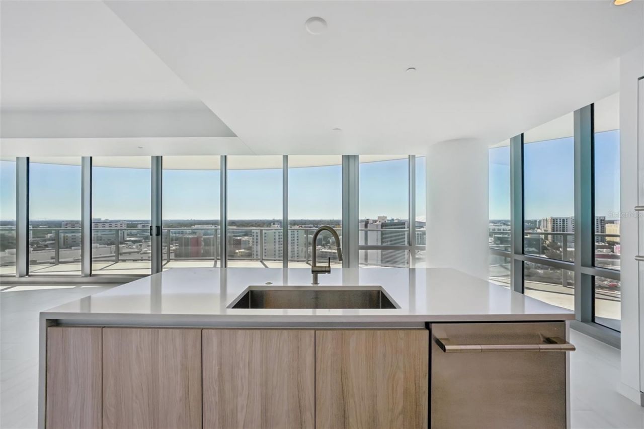 400 Central Avenue, Unit 1601, Saint Petersburg, FL 33701 Photo