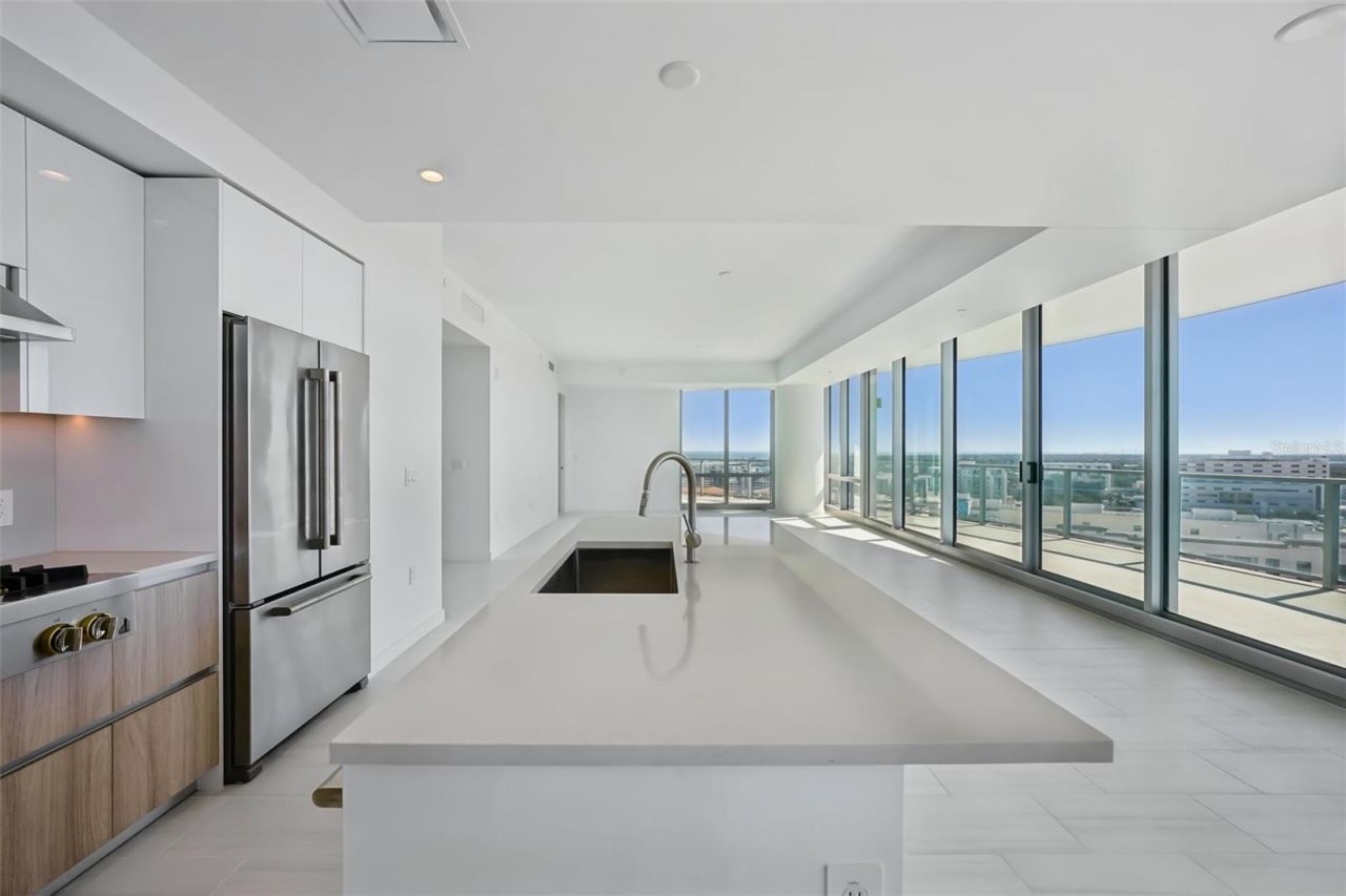 400 Central Avenue, Unit 1601, Saint Petersburg, FL 33701 Photo