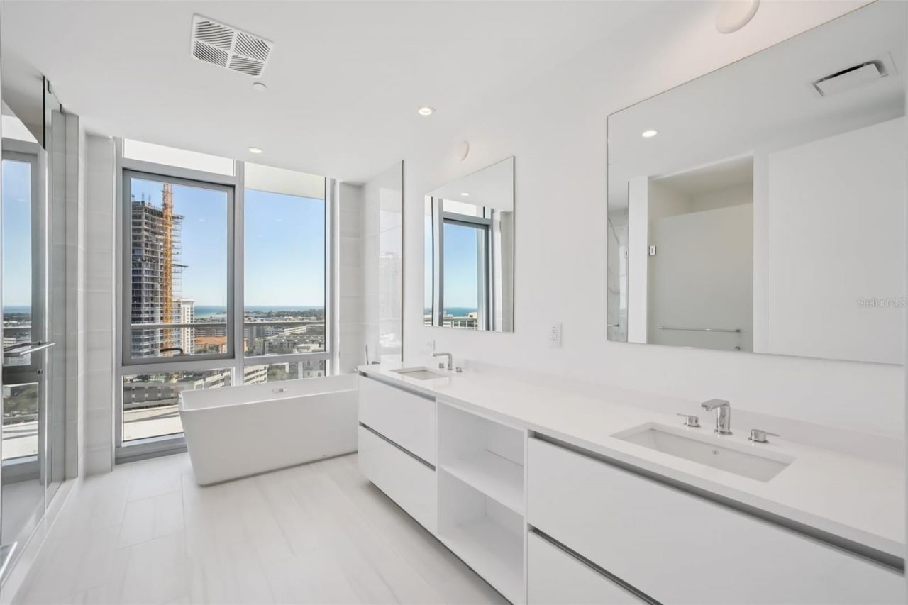 400 Central Avenue, Unit 1601, Saint Petersburg, FL 33701 Photo