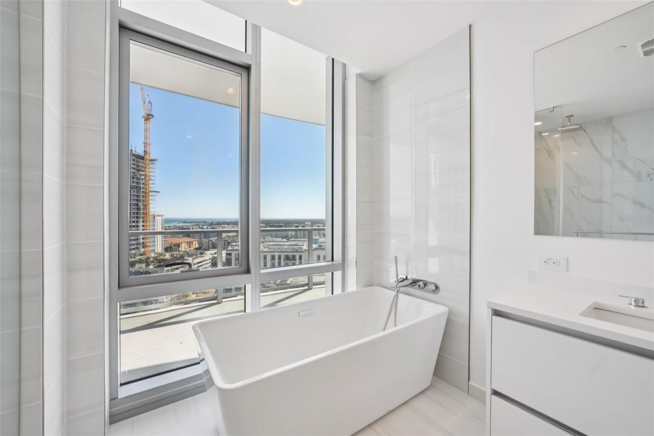 400 Central Avenue, Unit 1601, Saint Petersburg, FL 33701 Photo