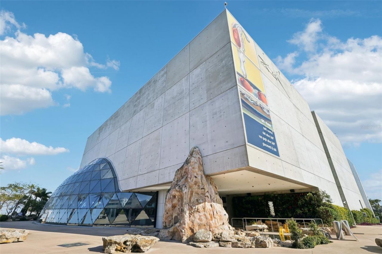 400 Central Avenue, Unit 1601, Saint Petersburg, FL 33701 Photo