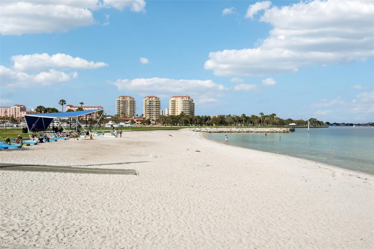 400 Central Avenue, Unit 1601, Saint Petersburg, FL 33701 Photo