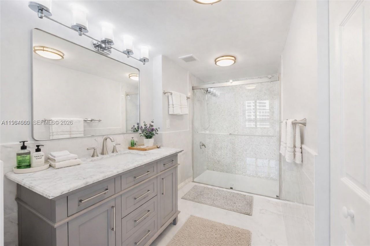 600 Three Islands Blvd, Unit 1214, Hallandale Beach, FL 33009 Photo