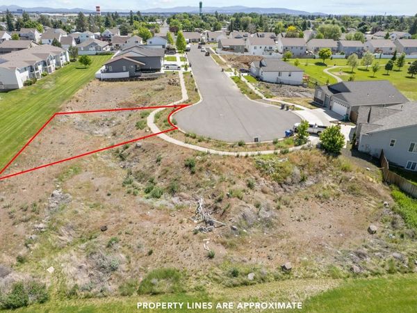 13614 W 8th Ct, Airway Heights, WA 99001