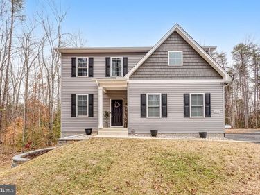 2075 COUNTRY ROAD, BEAVERDAM, VA 23015