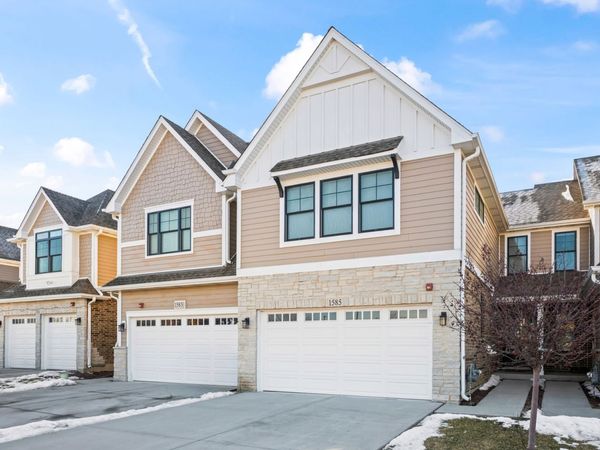 1585 Dakota Drive, Elk Grove Village, IL 60007