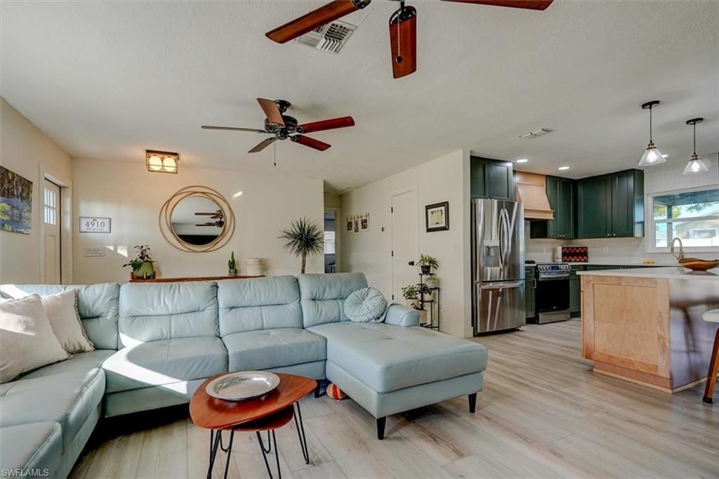 305 SE 14th Ter, Cape Coral, FL 33990 Photo