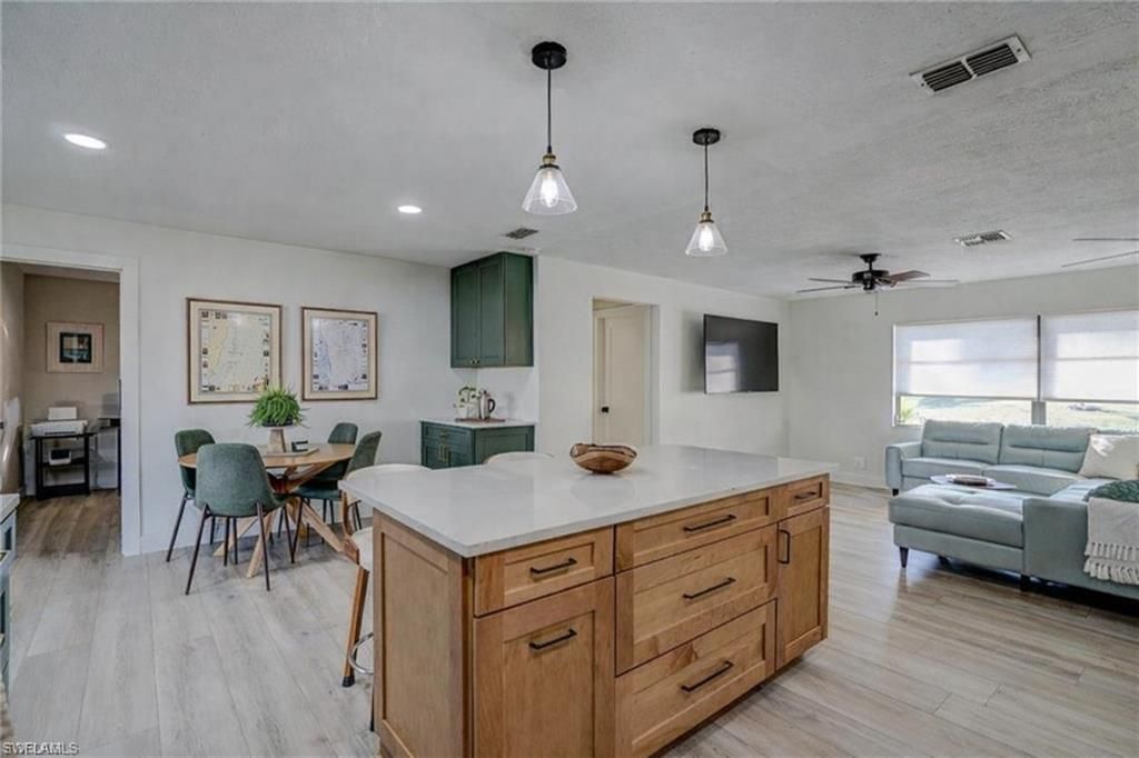 305 SE 14th Ter , Cape Coral, FL 33990 Photo