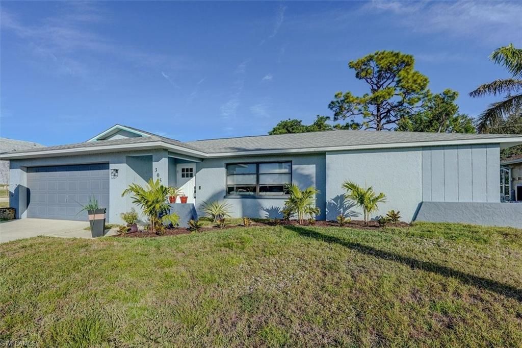 305 SE 14th Ter, Cape Coral, FL 33990 Photo