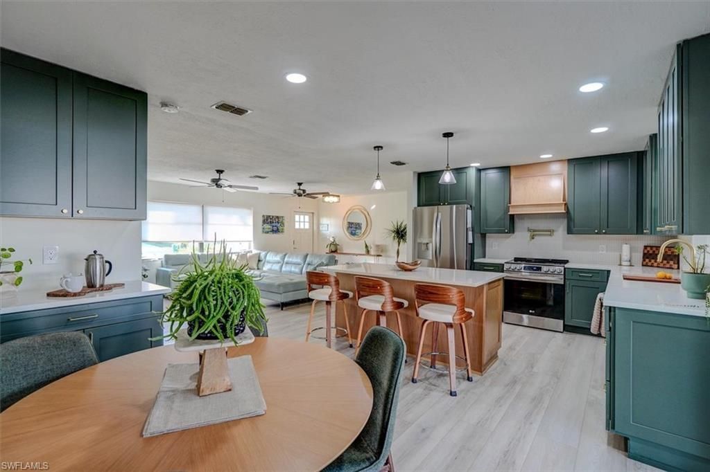 305 SE 14th Ter, Cape Coral, FL 33990 Photo