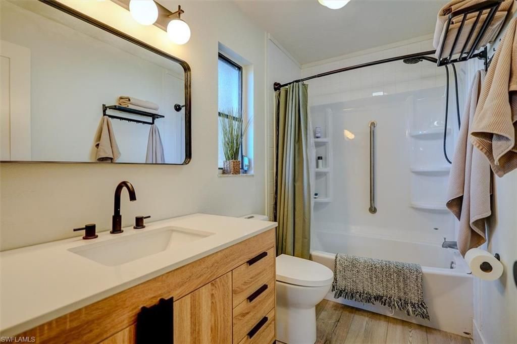 305 SE 14th Ter, Cape Coral, FL 33990 Photo