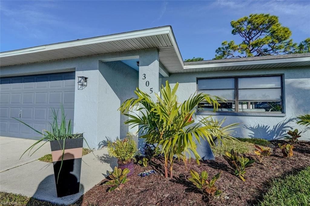 305 SE 14th Ter, Cape Coral, FL 33990 Photo