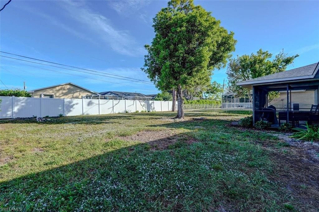 305 SE 14th Ter , Cape Coral, FL 33990 Photo