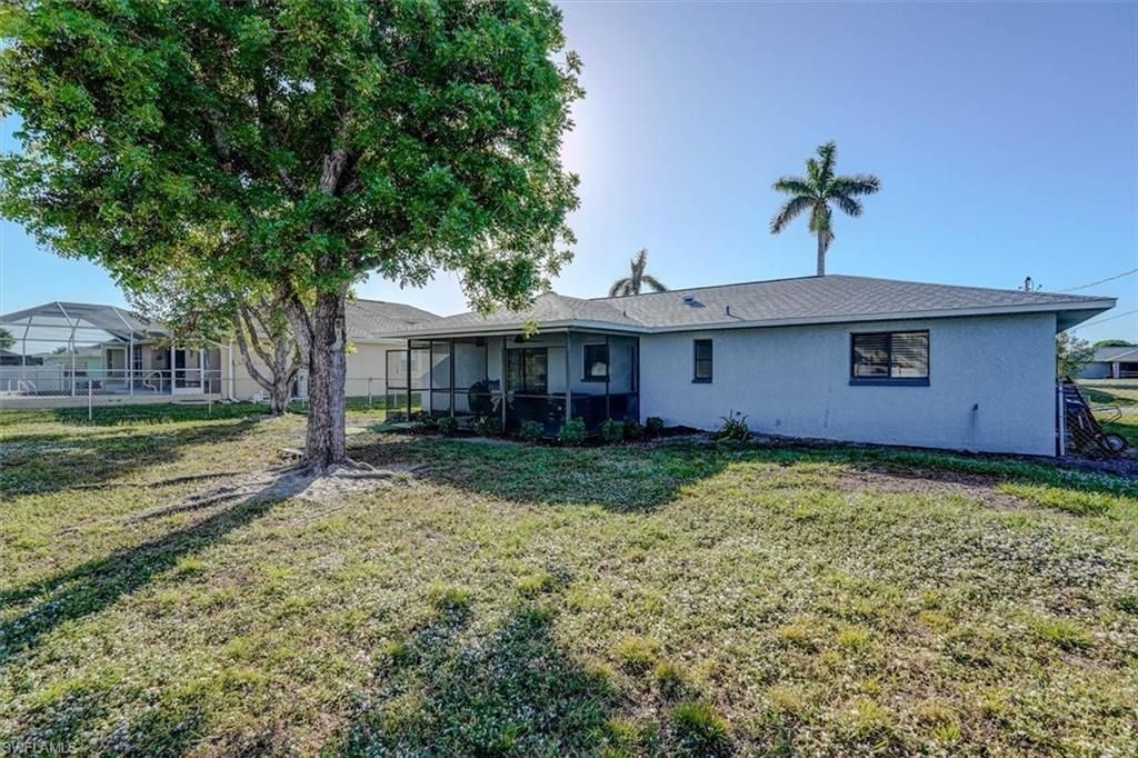 305 SE 14th Ter, Cape Coral, FL 33990 Photo