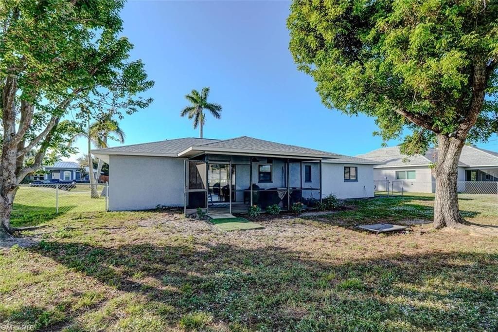 305 SE 14th Ter , Cape Coral, FL 33990 Photo