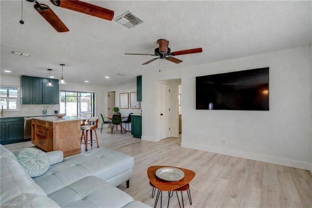 305 SE 14th Ter , Cape Coral, FL 33990 Photo