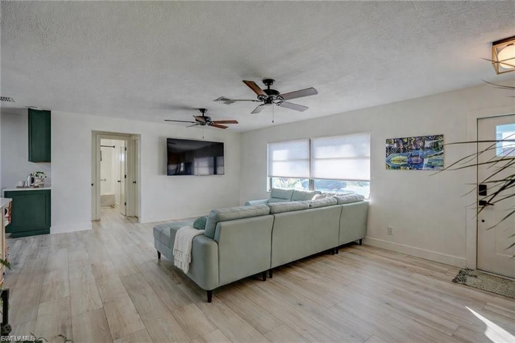 305 SE 14th Ter , Cape Coral, FL 33990 Photo