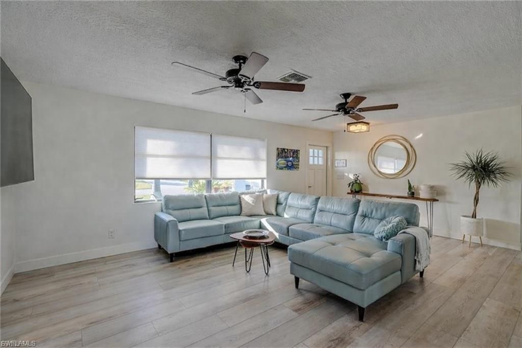 305 SE 14th Ter , Cape Coral, FL 33990 Photo