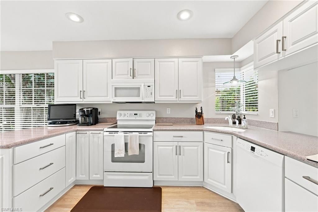 2608 Sailors Way, Unit 122, Naples, FL 34109 Photo