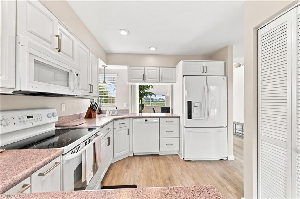 2608 Sailors Way, Unit 122, Naples, FL 34109 Photo