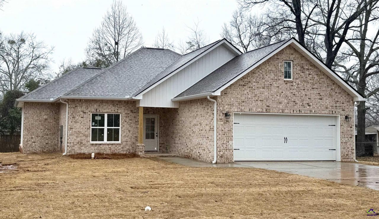 218 Valencia Circle, Warner Robins, GA 31028 Main Photo