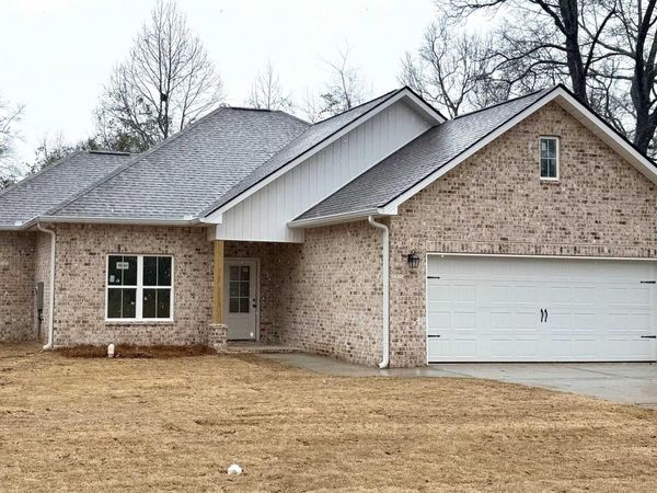 218 Valencia Circle, Warner Robins, GA 31028