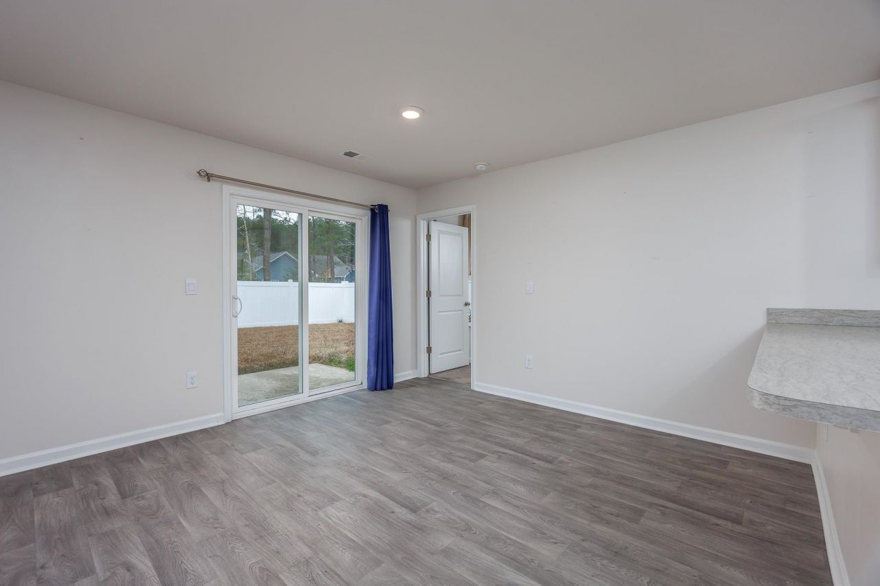 884 Freestyle Ct. Photo 16