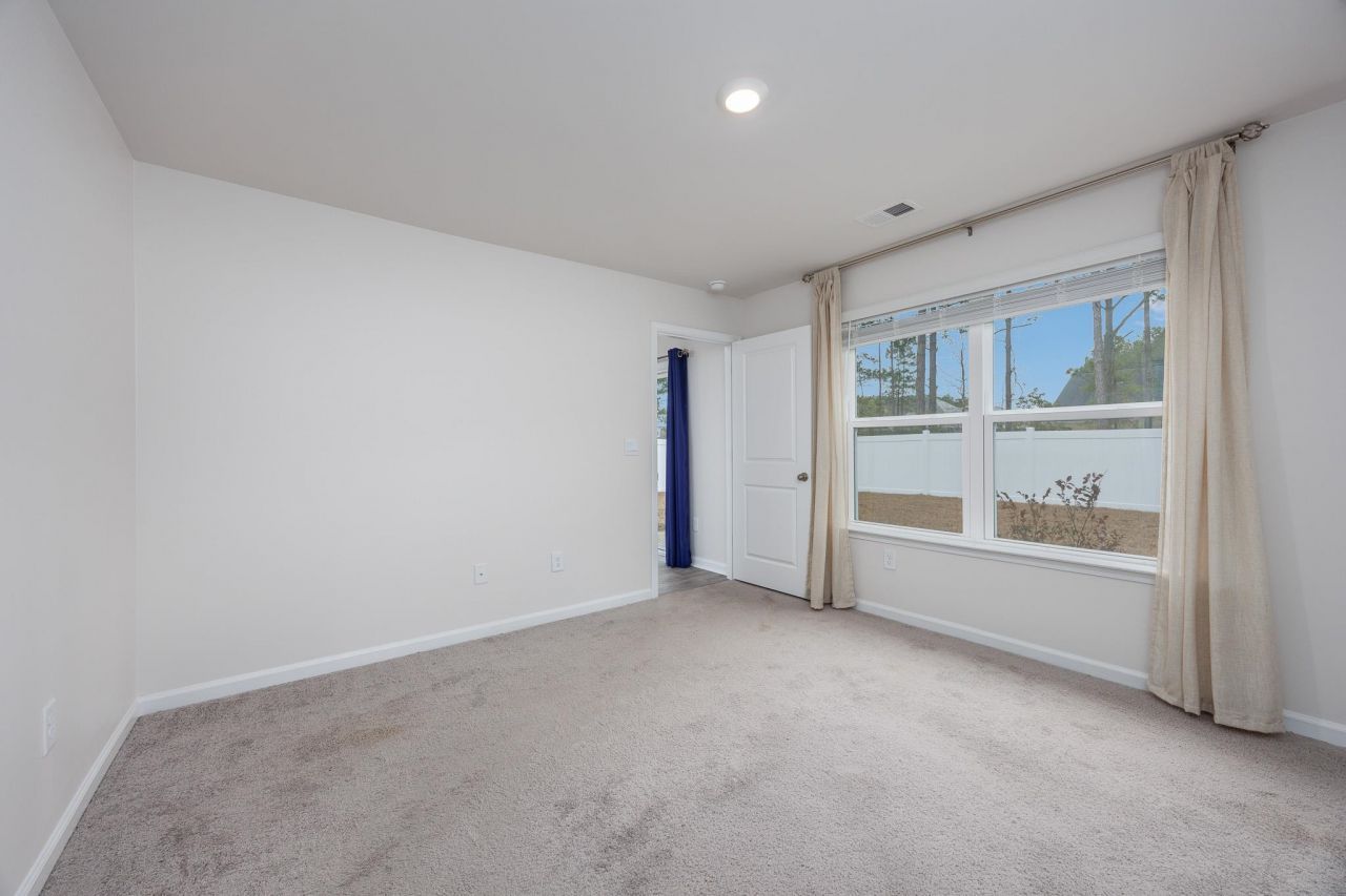 884 Freestyle Ct. Photo 18