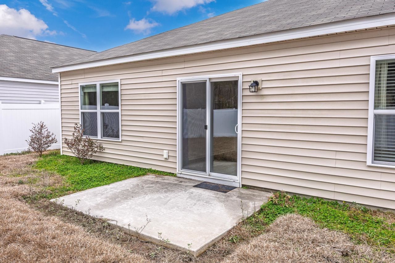 884 Freestyle Ct. Photo 29