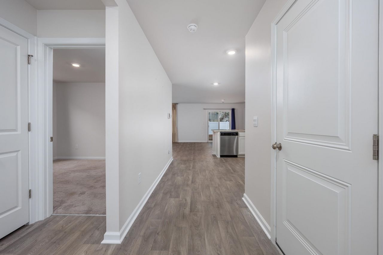 884 Freestyle Ct. Photo 5