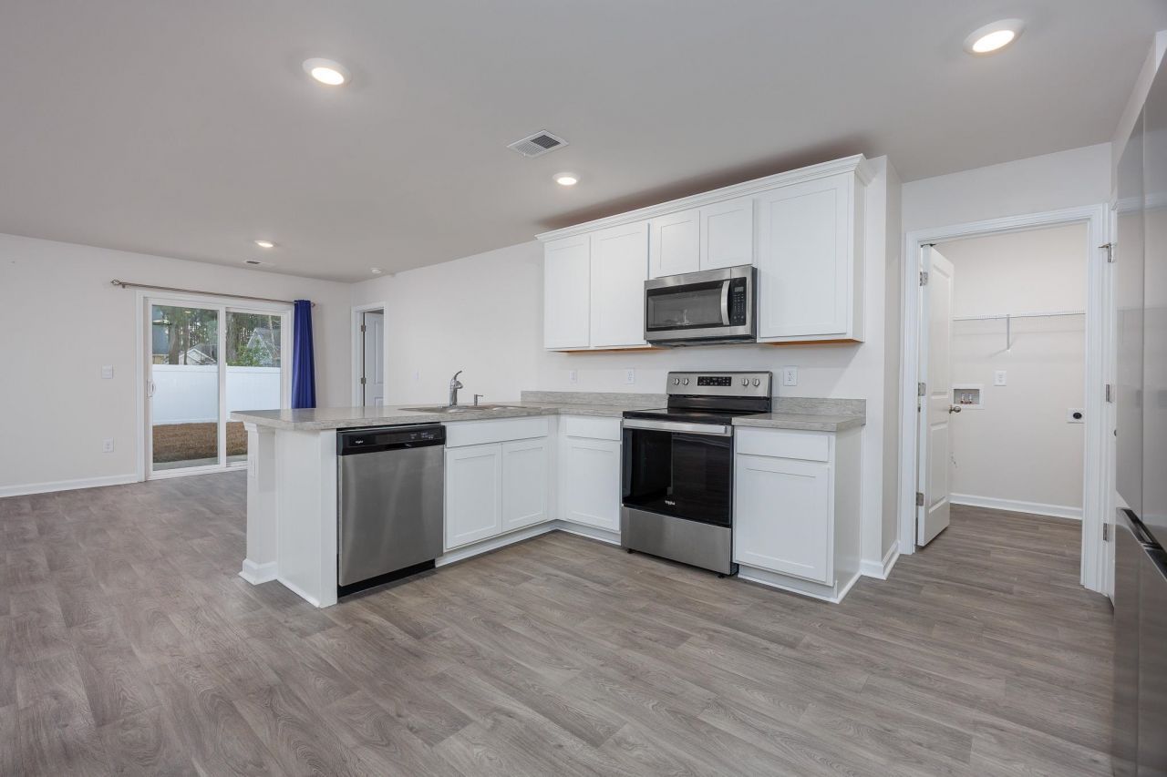 884 Freestyle Ct. Photo 9