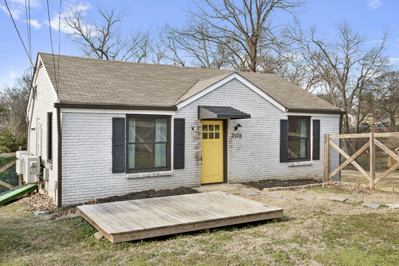 2108 Jones Cir, Nashville, TN 37207 Main Photo