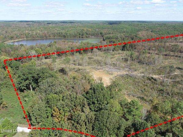 761 County Road 239 , Oakland, MS 38948