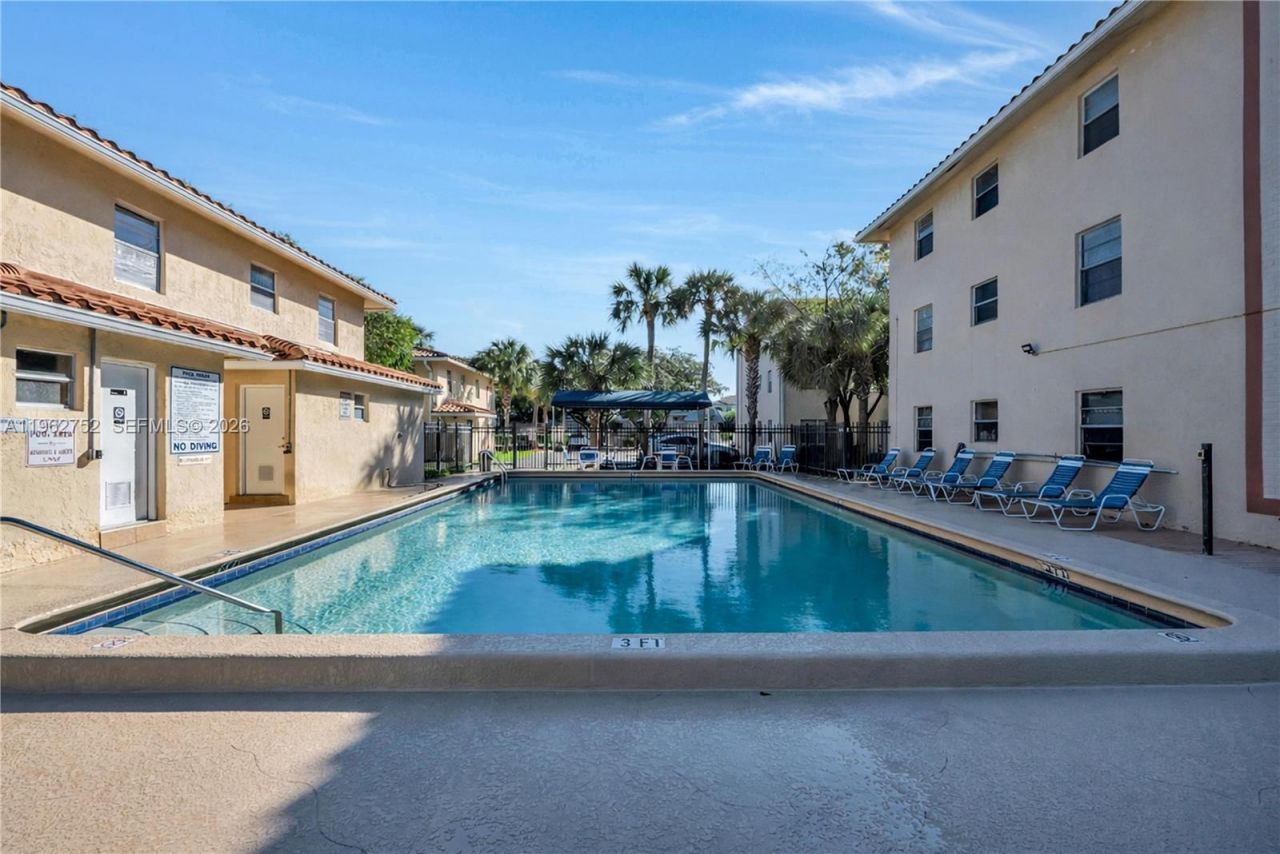 3282 NW 103rd Ter, Unit 205-A, Coral Springs, FL 33065 Photo