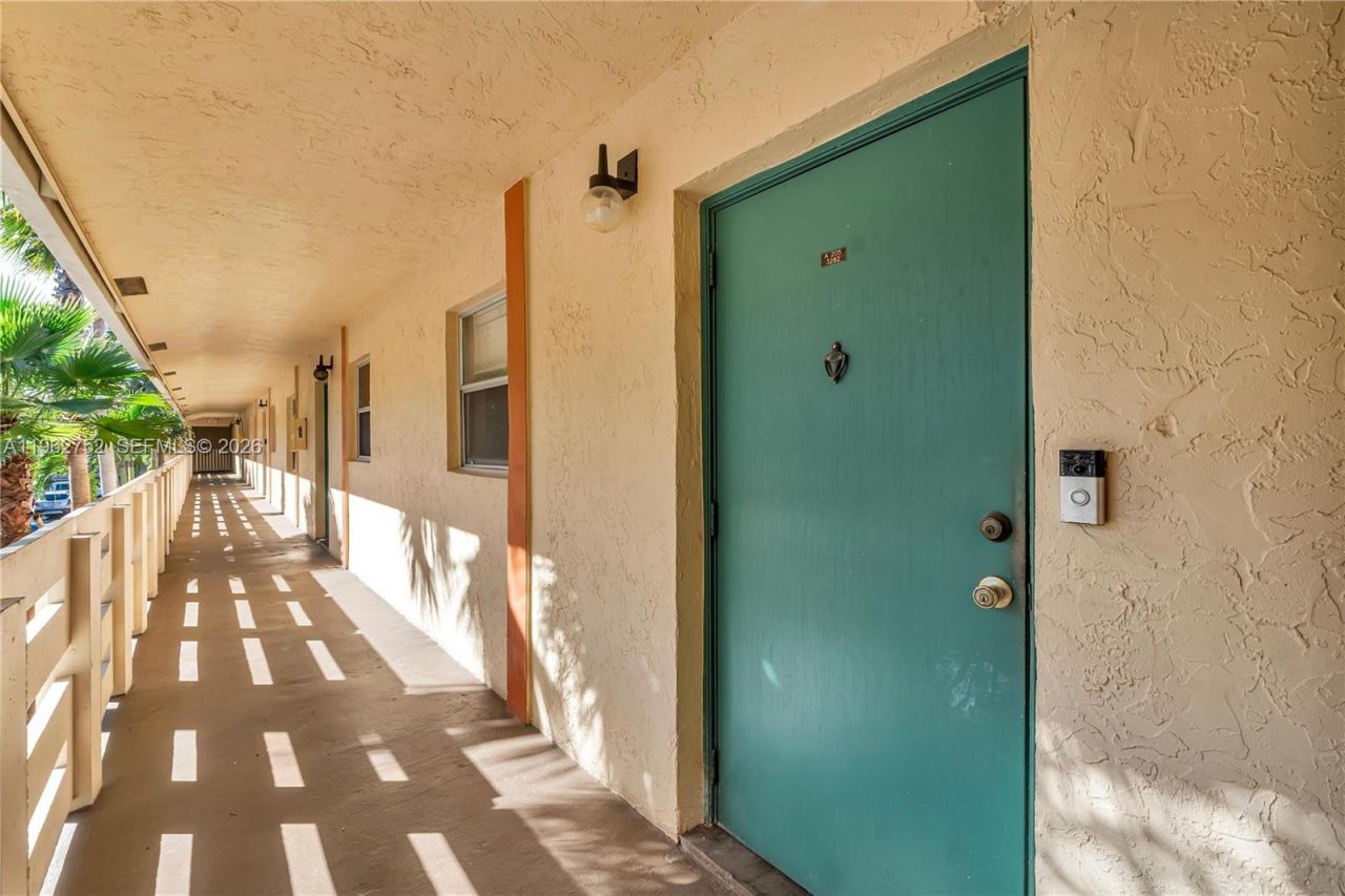 3282 NW 103rd Ter, Unit 205-A, Coral Springs, FL 33065 Photo