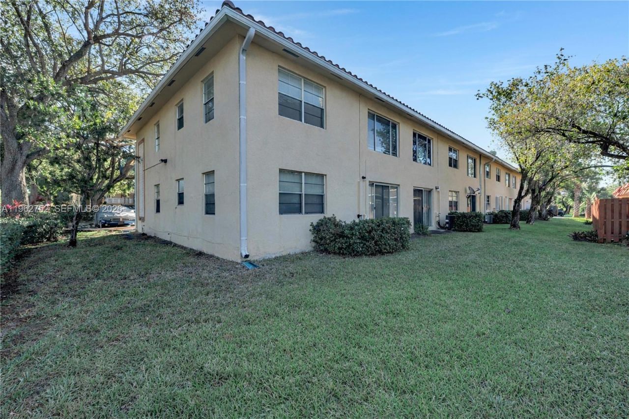 3282 NW 103rd Ter, Unit 205-A, Coral Springs, FL 33065 Photo