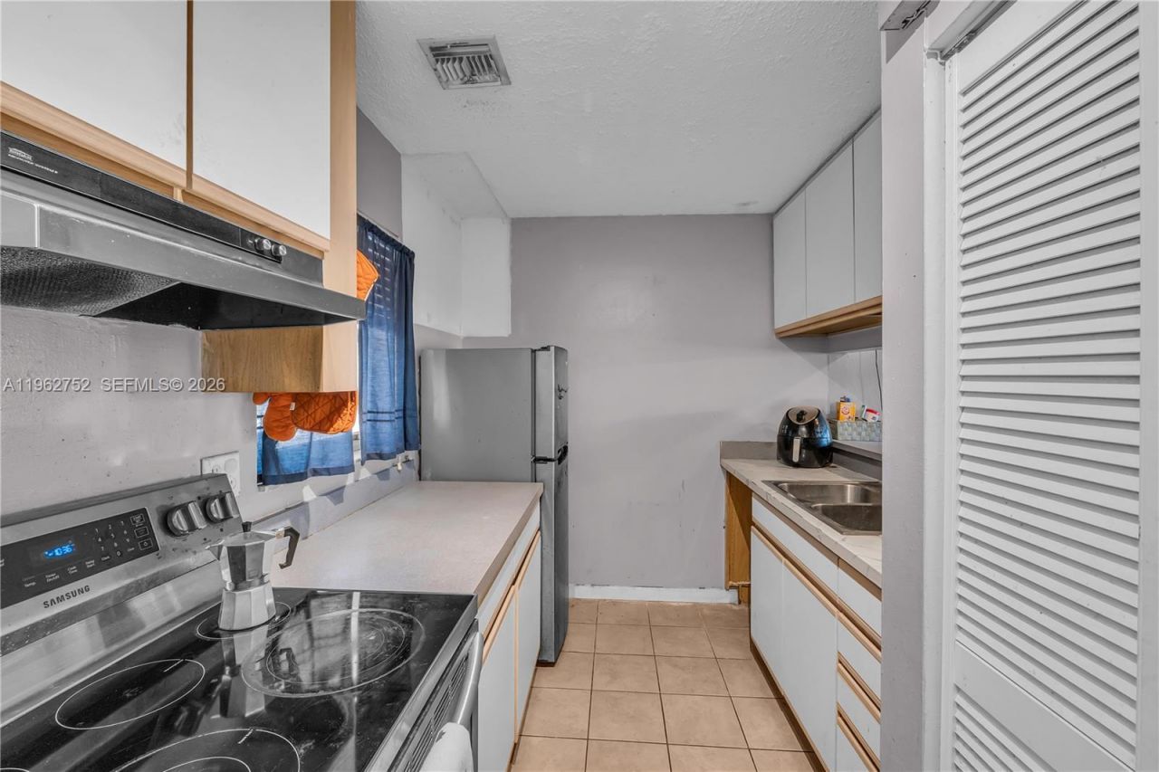 3282 NW 103rd Ter, Unit 205-A, Coral Springs, FL 33065 Photo