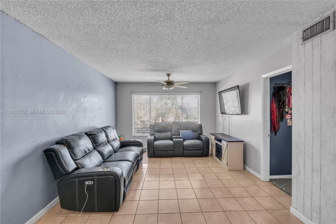 3282 NW 103rd Ter, Unit 205-A, Coral Springs, FL 33065 Photo