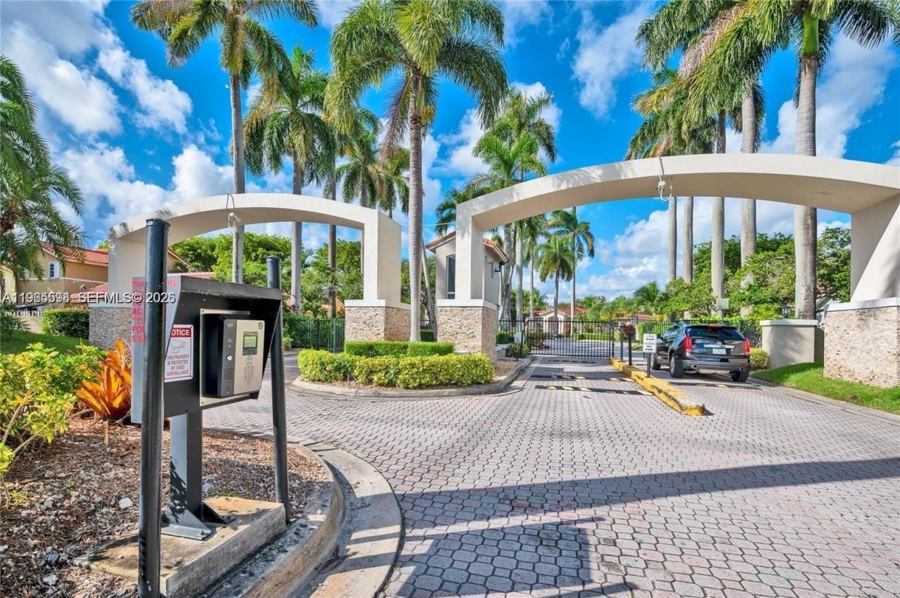 13929 SW 102 Nd Ter, Miami, FL 33186 Photo