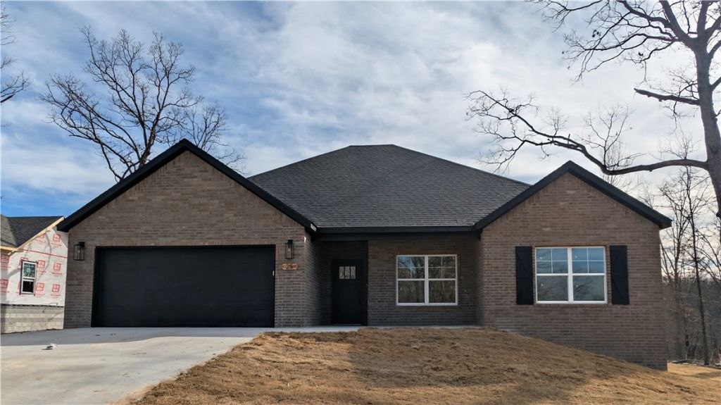 25 Thornaby Drive, Bella Vista, AR 72714 Main Photo