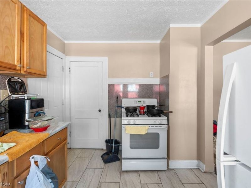 3997 W 22nd Street, Cleveland, OH 44109 Photo 16