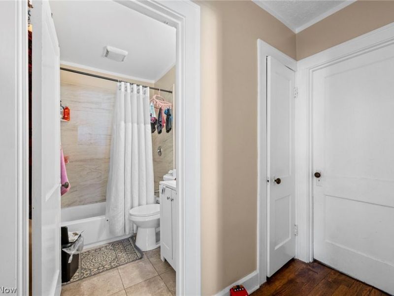 3997 W 22nd Street, Cleveland, OH 44109 Photo 8